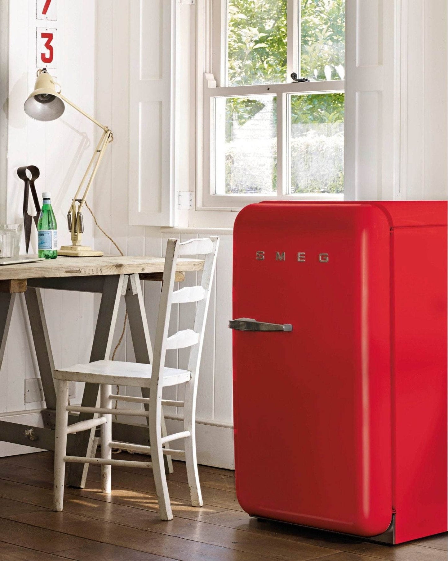 Minibar Refrigerator (Fab10R) – 50’s Style, Red