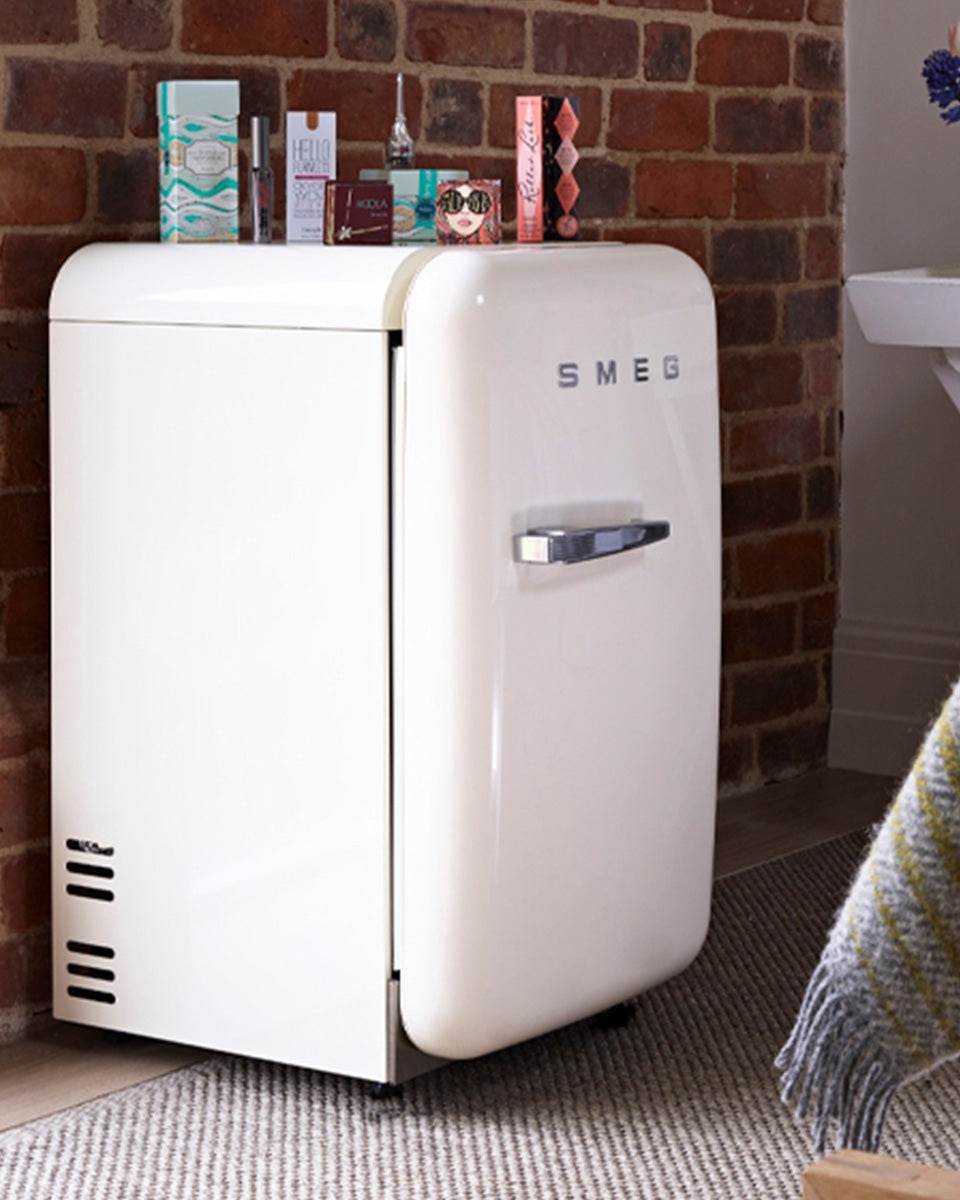Minibar Refrigerator (Fab10R) – 50’s Style, Cream