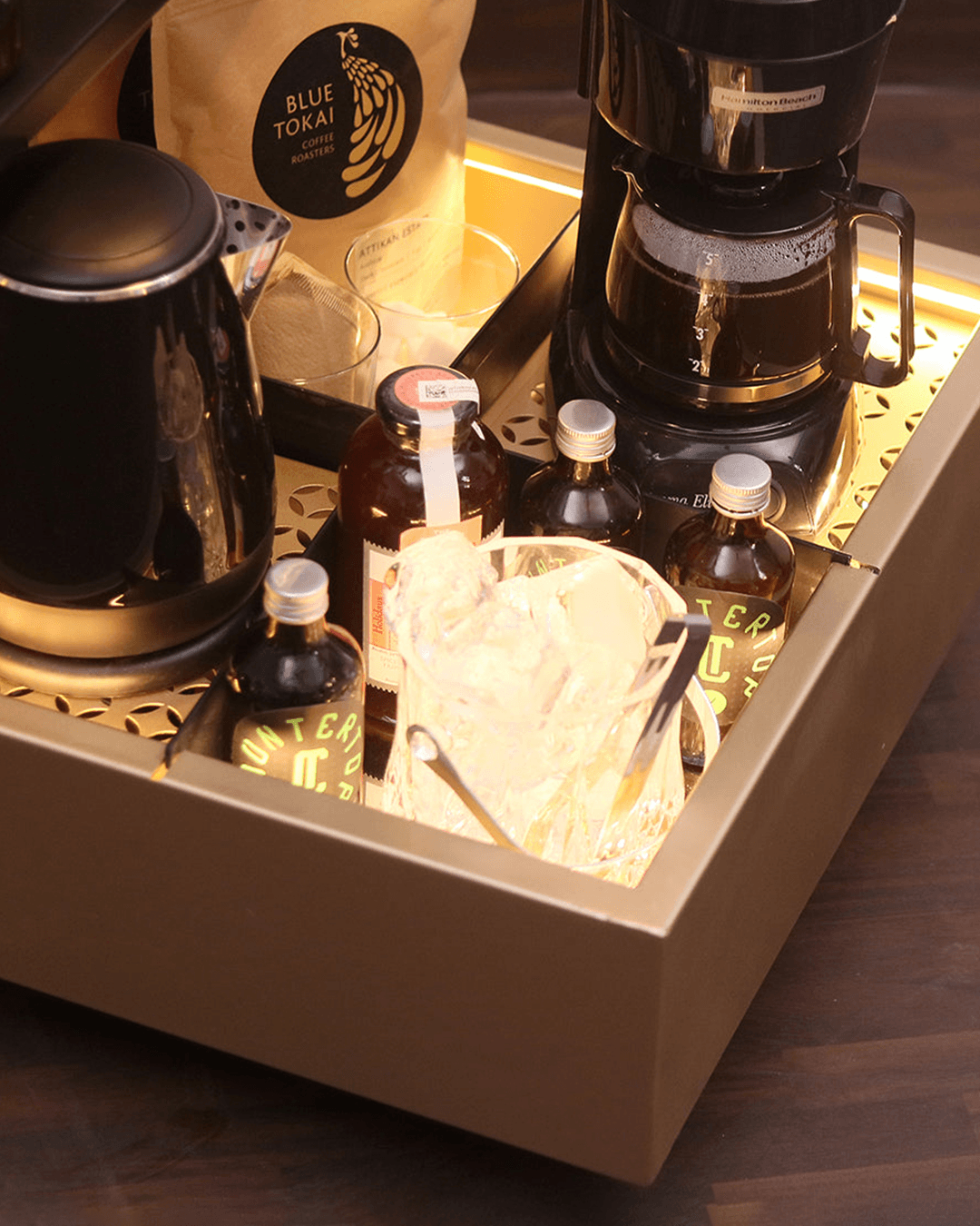 Model C, AM to PM Bar With Accessories Online