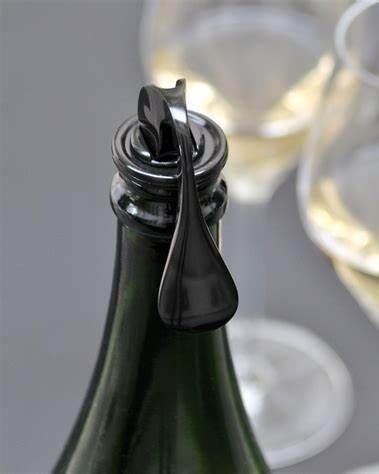 The Gard'Bulles Champagne Stopper