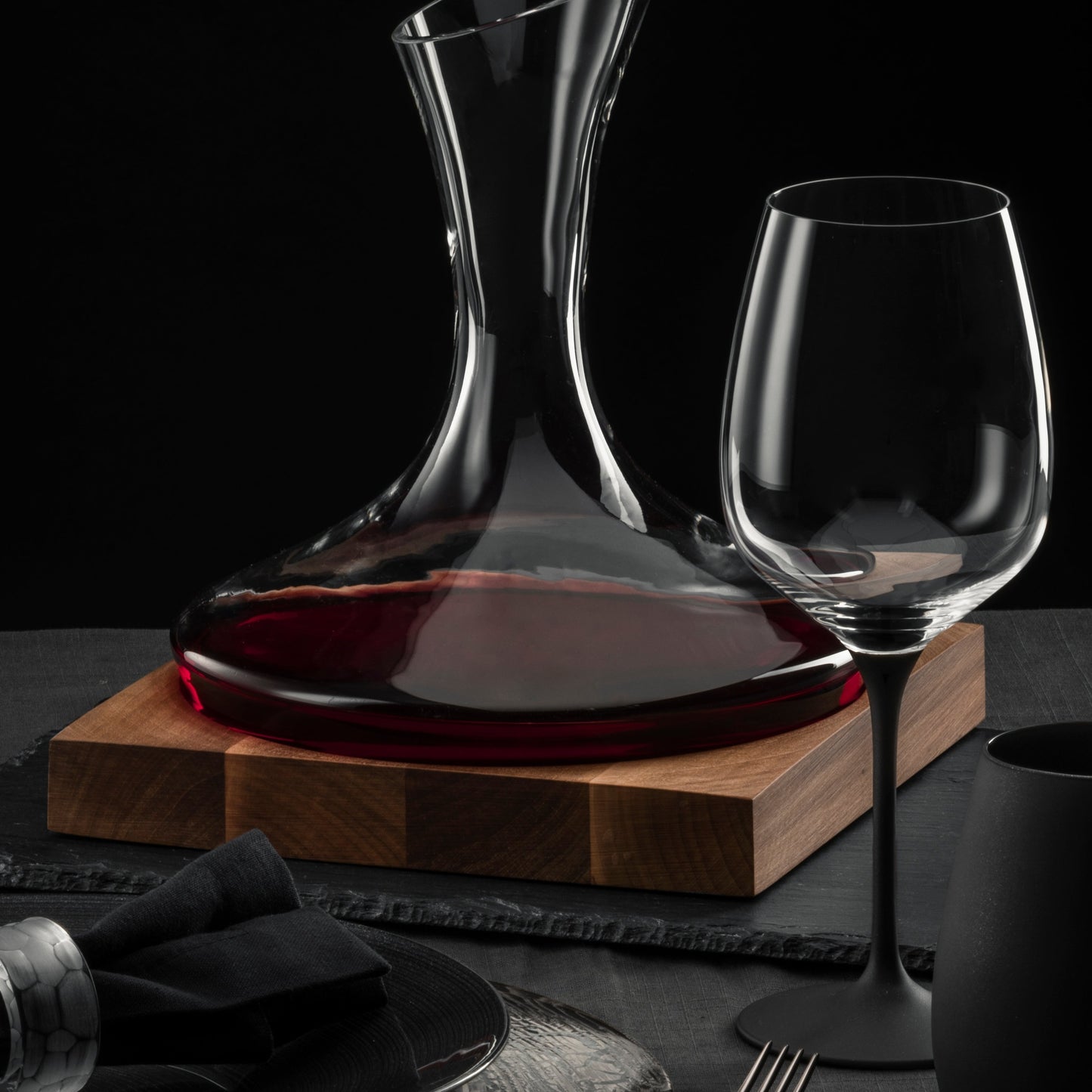 Kaya White Wine Glass, Black, Set of 2
