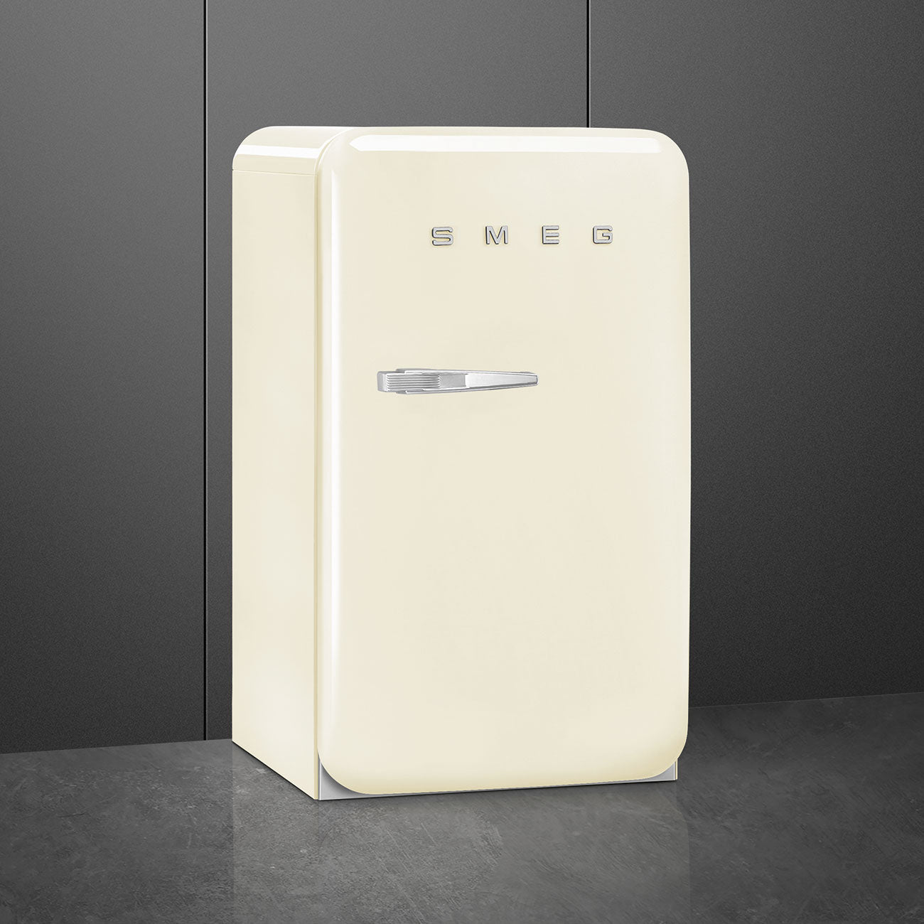 Minibar Refrigerator – 50’s Style, Cream